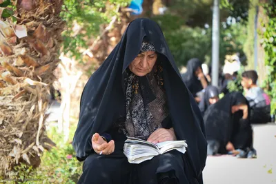 مراسم دعای عرفه در گلستان شهدای اصفهان
