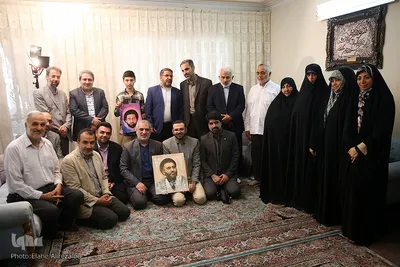دیدار قرآنیان پیرو مکتب شهید سلیمانی و جمعی از مدیران جهاددانشگاهی با خانواده شهید تقوی