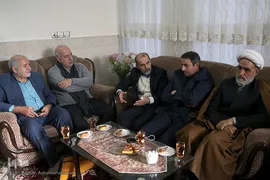 حضور جمعی از جامعه قرآنی در منزل حجت‌الاسلام والمسلمین محمدرضا شهید‌ی‌پور، پیشکسوت قرآنی