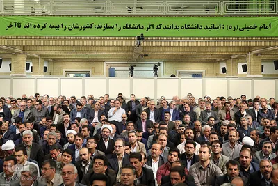 دیدار جمعی از استادان، نخبگان و پژوهشگران دانشگاه‌ها با مقام معظم رهبری