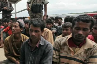 Buddistlər Myanmar müsəlmanlarını zəhərləyib