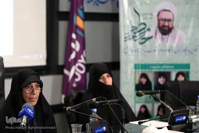 نشست بررسی «تحول جایگاه زنان در گام دوم انقلاب»