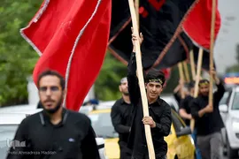 حسینیه ایران؛ بیرق‌کشی بچه هیئتی‌های شیراز