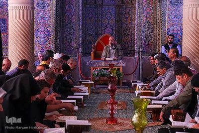 نشست تخصصی جامعه ی قرآنی استان فارس در مسجد نصیرالملک