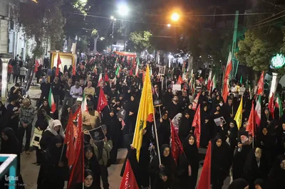 تجمع مردم انقلابی ملایر در موج صد و سی و هفت