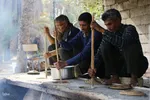 پخت «حلیم در جُم ( خمره) میراثی ۳۰۰ ساله در فین