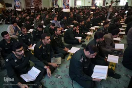 برگزاری محفل انس با قرآن کریم در حسینیه امام خمینی(ره) نیروی دریایی سپاه هرمزگان