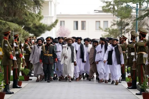 مولوي عبدالکبیر؛ په بهر کې  پر ټولوافغانانو غږ کوم ،افغانستان ته دې بیرته راوګرځي او په عزت سره ژوند وکړي