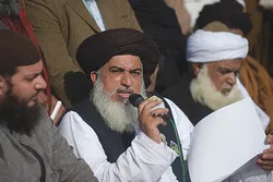 خادم حسین رضوی کو 'حفاظتی تحویل' میں لیا گیا ہے، وزیر اطلاعات