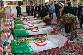 همزمان با فرارسیدن سی امین روز شهادت شهدای حادثه تروریستی حرم مطهر شاهچراغ(ع) و گرامیداشت هفته بسیج، مراسم زیارت عاشورا به همراه گلباران قبور سه شهید دوران انقلاب و هشت سال دفاع مقدس و همچنین شهدای حرم مطهر شاهچراغ(ع) توسط جمعی از بسیجیان سپاه ناحیه بقیه الله(عج) شیراز برگزار شد.