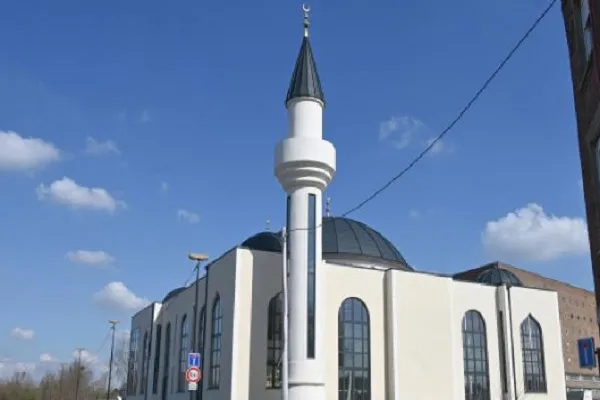 Fransa'da bir cami daha kapatılıyor