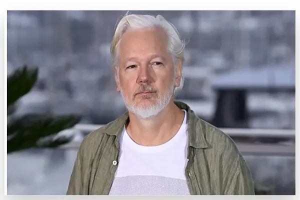 Julian Assange rend hommage aux enfants martyrs de Gaza à Cannes