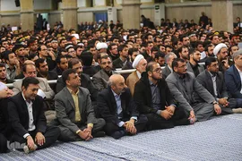 دیدار دانش‌آموزان و دانشجویان با رهبر انقلاب