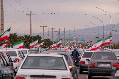 Autokorso zieht durch Qom