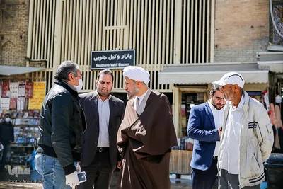 امام جمعه شيراز پای درد و دل کسبه و بازاریان