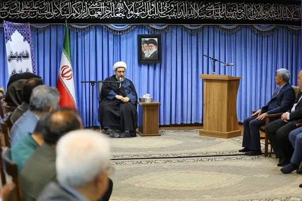 دیدار مدیران تامین اجتماعی و بهزیستی با امام جمعه تبریز