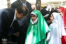 جشن شکوفه‌ها در آغاز سال تحصیلی