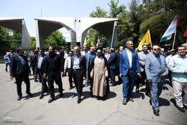 تجمع دانشگاهیان دانشگاه تهران در حمایت از خیزش دانشجویان دانشگاه‌های آمریکا