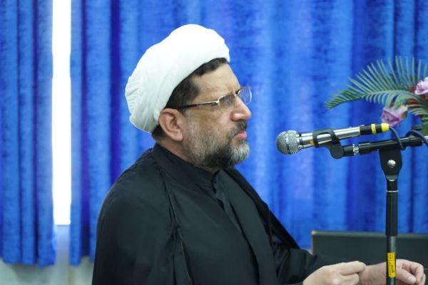 حجت‌الاسلام والمسلمین روح‌الدین دریکوند، رئیس شورای هیئت‌های مذهبی لرستان