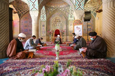 محفل انس با قرآن در مسجد نصیرالملک‎ شیراز