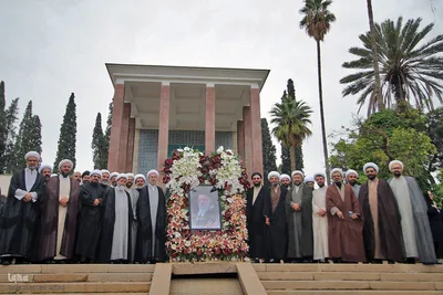 گلباران مقبره شیخ اجل سعدی شیرازی