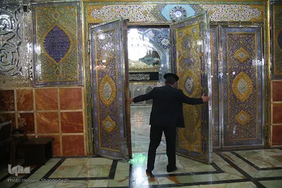 آیین سیاه پوشی ضریح مطهر کریمه اهل بیت در آستانه محرم