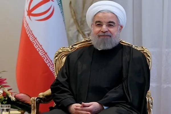 Ruhani Azərbaycan prezidentini Respublika Günü münasibəti ilə təbrik edib