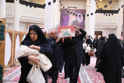 وداع با ۱۲ شهید جنگ رمضان استان فارس در حرم شاهچراغ(ع)