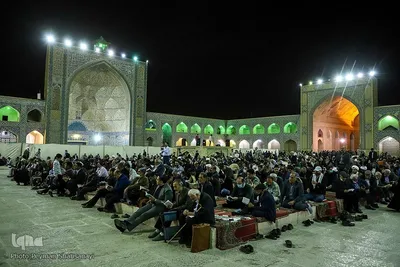 قرار بندگی؛ مناجات در مسجد جامع اصفهان