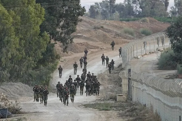 İsrail güçleri Batı Şeria'da 32 Filistinliyi daha gözaltına aldı