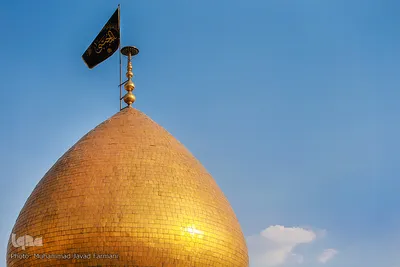 تعویض پرچم آستان سیدالکریم در شب وفات آن حضرت
