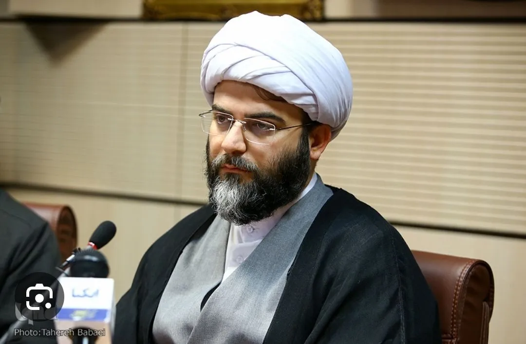 همه خادم نهضتِ تبیین اسلامِ ناب باشیم