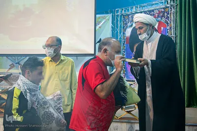 «در هواخوری خدا» مددجویان زندان قم