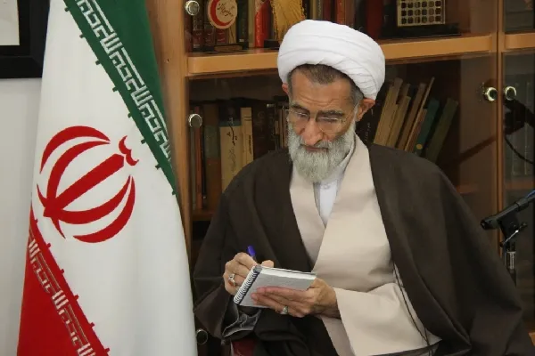 پیام امام‌جمعه شهرکرد درپی دستگیری عامل هتک‌حرمت به تندیس سردار سلیمانی