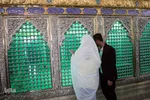 مراسم عقد زوج‌های جوان در آستان علی‌بن مهزیار اهوازی 