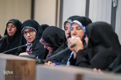 نشست مسئولان مردمی فعالیت‌های قرآنی شیراز با فرماندار