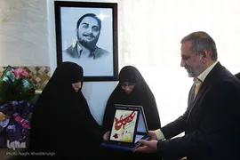 دیدار نمایندگان جامعه قرآنی با خانواده شهید مدافع حرم «احمد اعطایی»