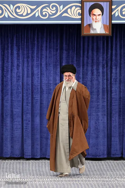 حضور رهبر معظم انقلاب در پای صندوق رأی